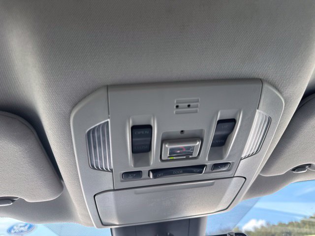 Used 2023 Toyota Highlander XLE AWD/4WD image 46