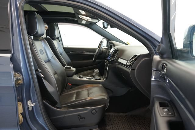 Used 2020 Jeep Grand Cherokee Overland AWD/4WD image 33