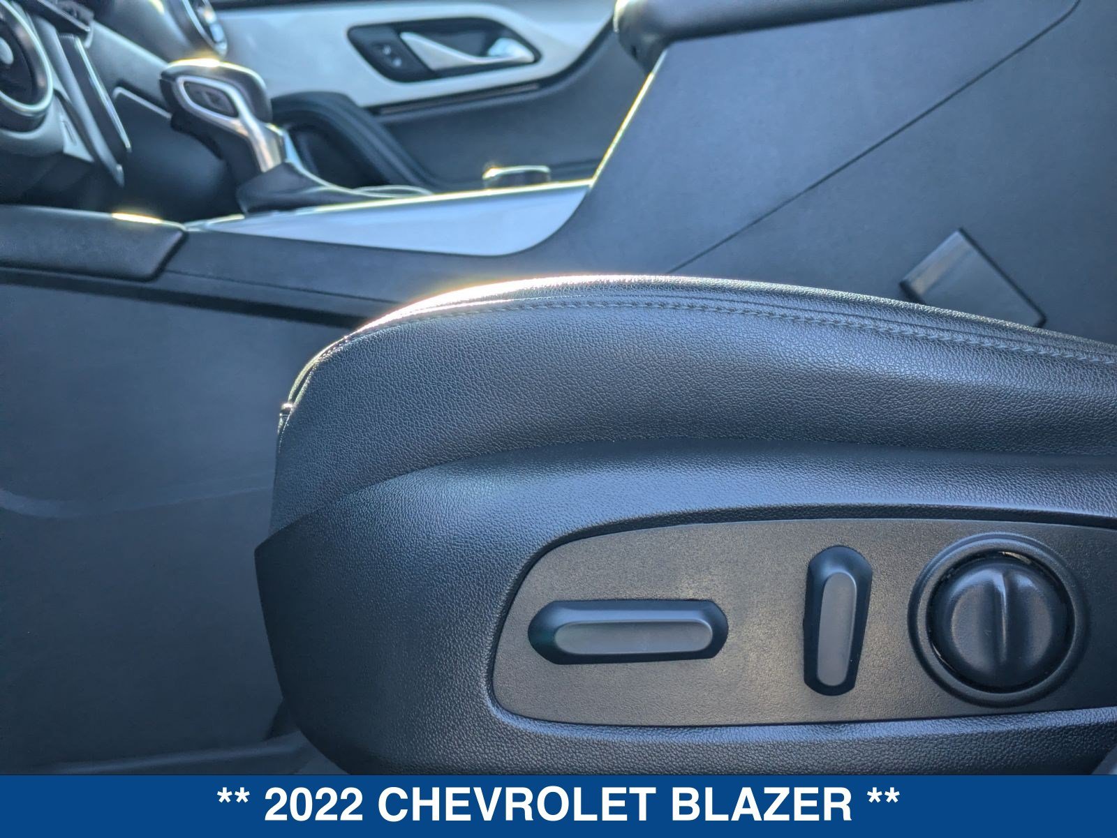 Used 2022 Chevrolet Blazer LT w/ Sound & Technology Package FWD image 23