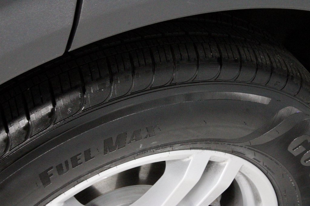 Certified 2022 Ford Explorer XLT w/ Equipment Group 202A image 21