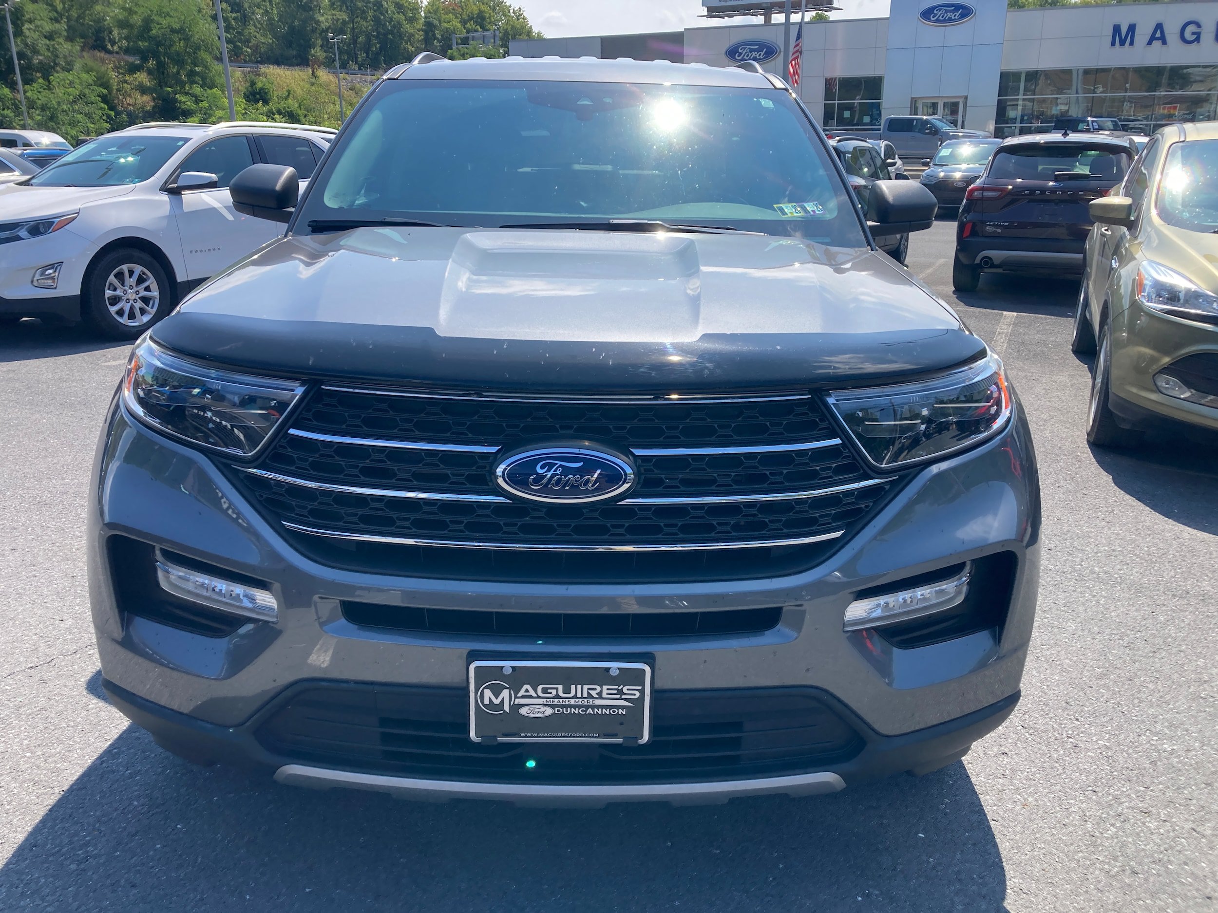 Certified 2022 Ford Explorer XLT w/ Equipment Group 202A AWD/4WD image 3