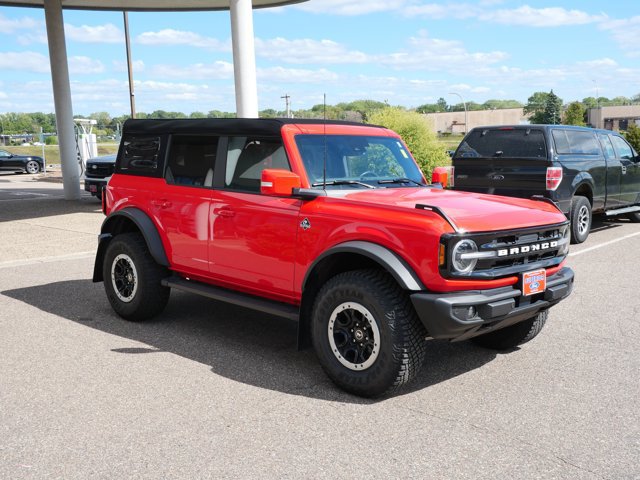 Certified 2023 Ford Bronco Outer Banks w/ Sasquatch Package AWD/4WD image 3