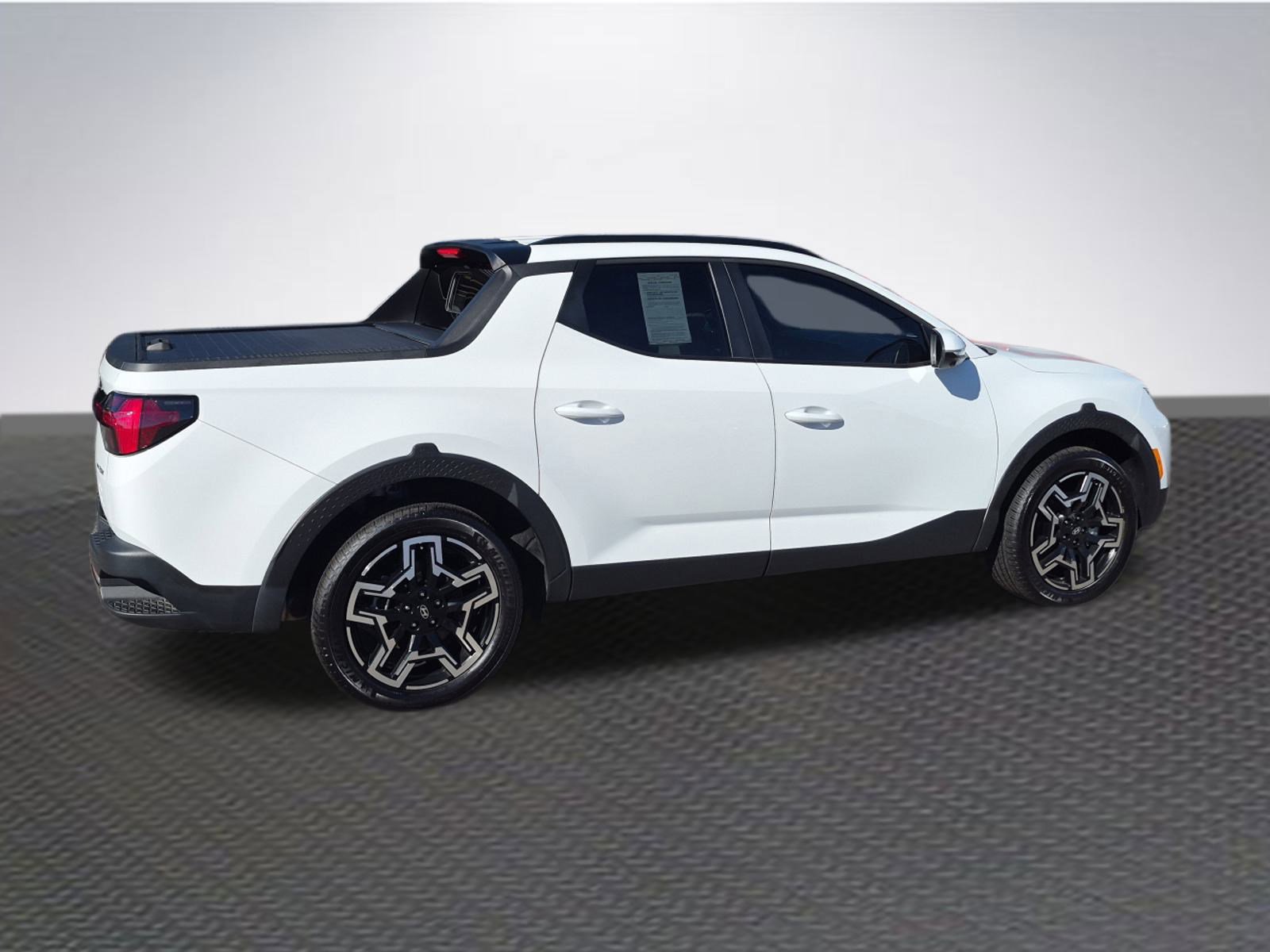 Used 2025 Hyundai Santa Cruz Limited image 4