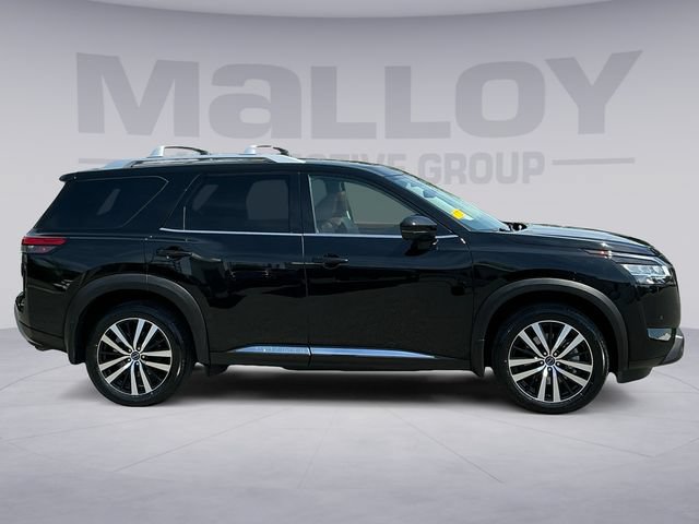 Used 2024 Nissan Pathfinder Platinum AWD/4WD image 6