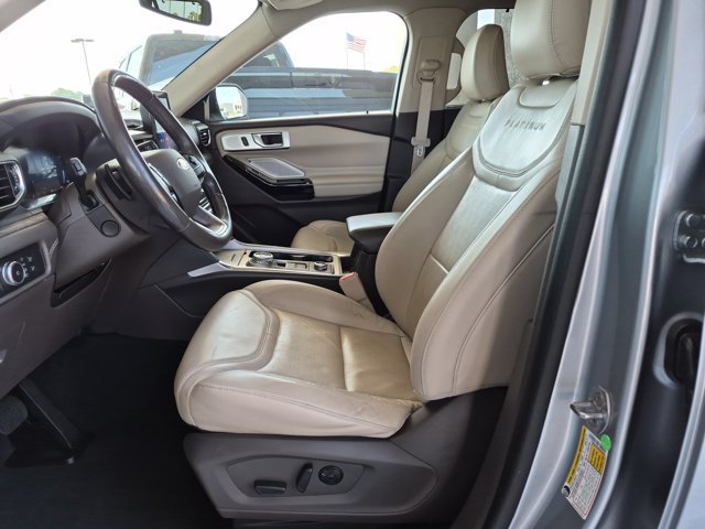 Certified 2021 Ford Explorer Platinum w/ Equipment Group 601A AWD/4WD image 16