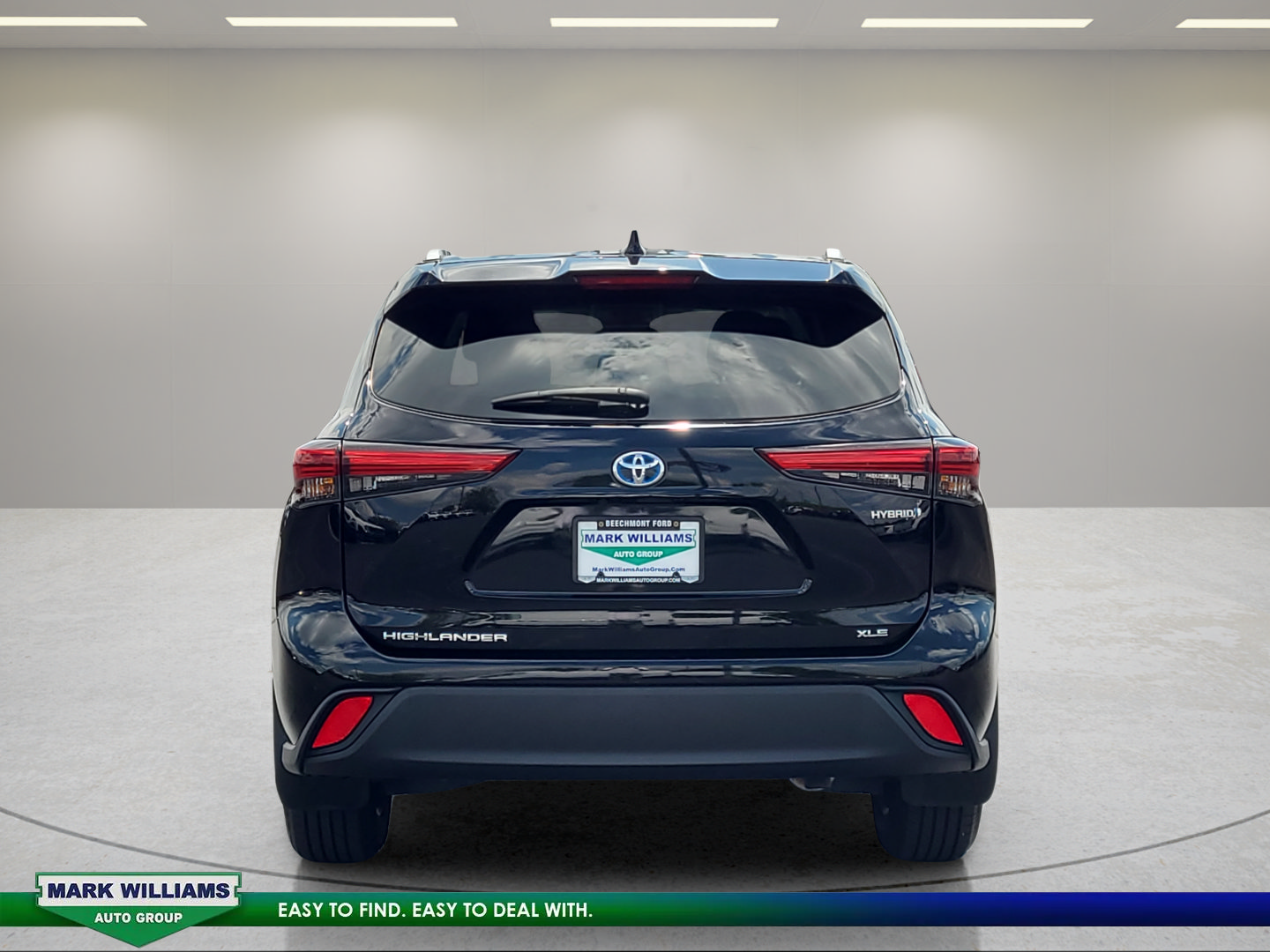 Used 2023 Toyota Highlander XLE AWD/4WD image 5