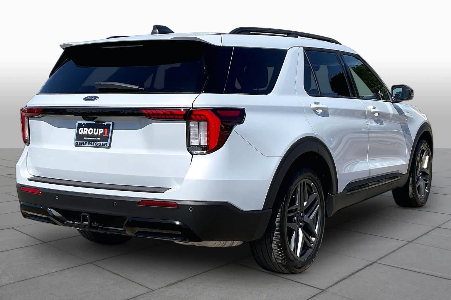 Certified 2026 Ford Explorer ST-Line w/ ST-Line Street Pack RWD image 12