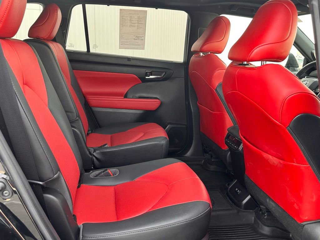 Used 2021 Toyota Highlander XSE image 19