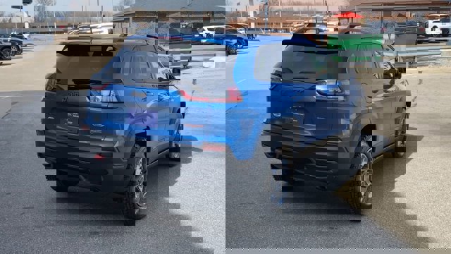 Used 2019 Jeep Cherokee Trailhawk image 9