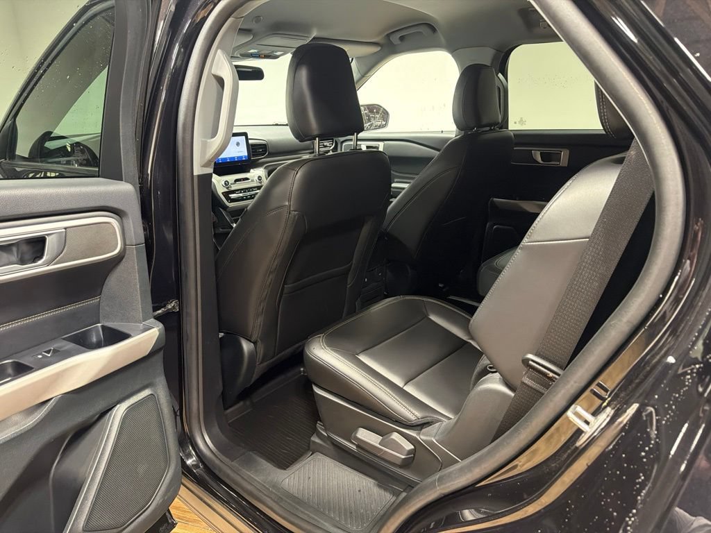 Certified 2023 Ford Explorer XLT w/ Equipment Group 202A AWD/4WD image 25