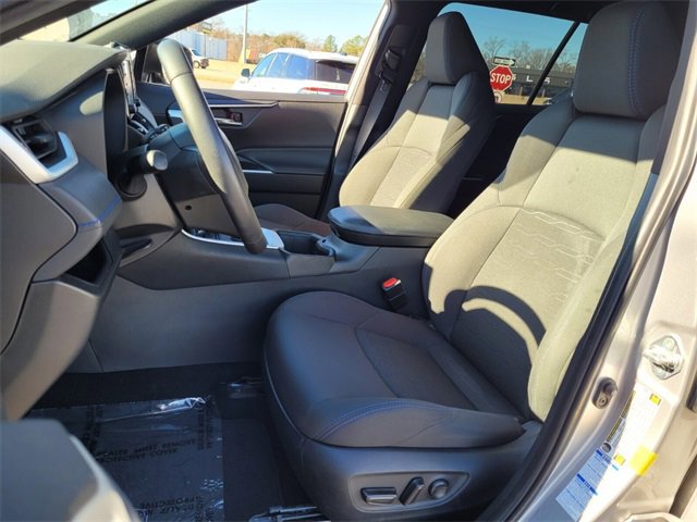 Used 2022 Toyota RAV4 SE image 9