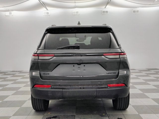 Used 2024 Jeep Grand Cherokee Limited w/ Black Appearance Package AWD/4WD image 5