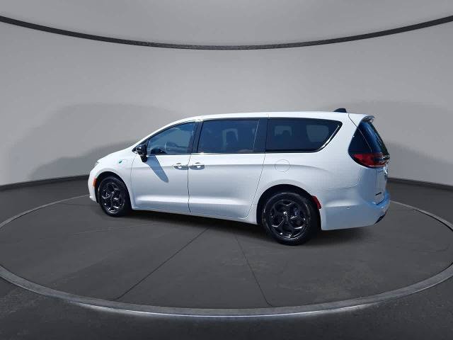 Used 2024 Chrysler Pacifica Limited FWD image 6