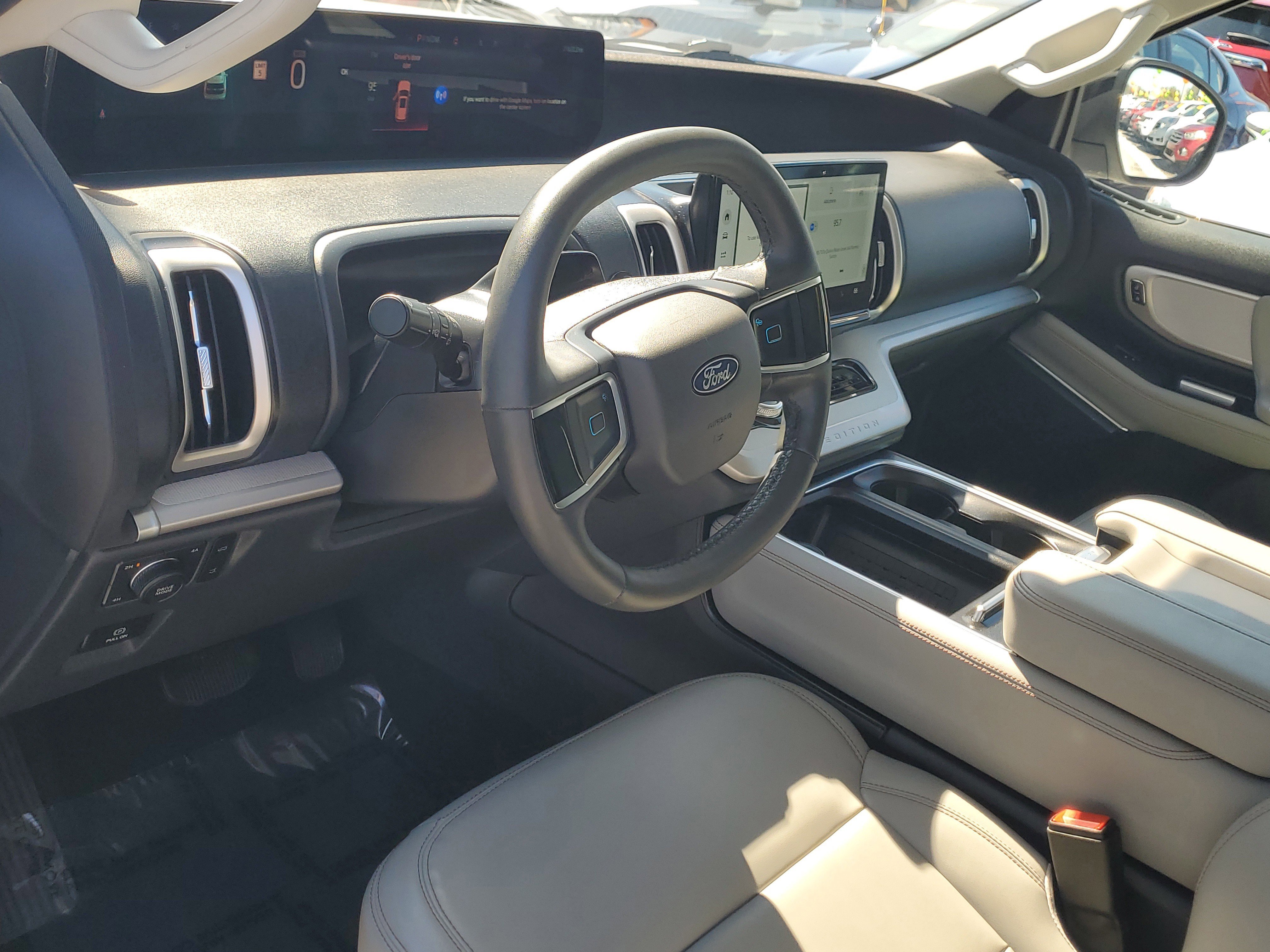 Certified 2025 Ford Expedition Active image 23