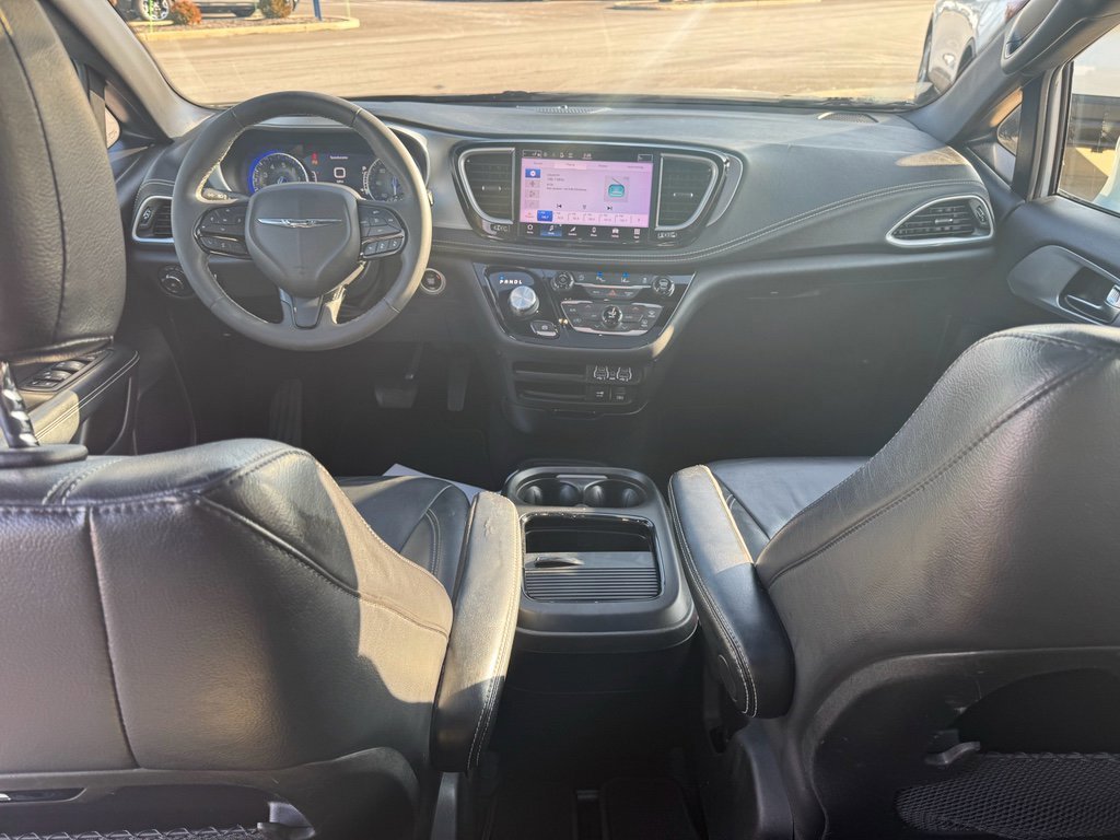 Used 2022 Chrysler Pacifica Touring-L w/ S Appearance Package image 25