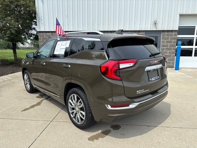 Used 2023 GMC Terrain Denali w/ Denali Premium Package AWD/4WD image 10