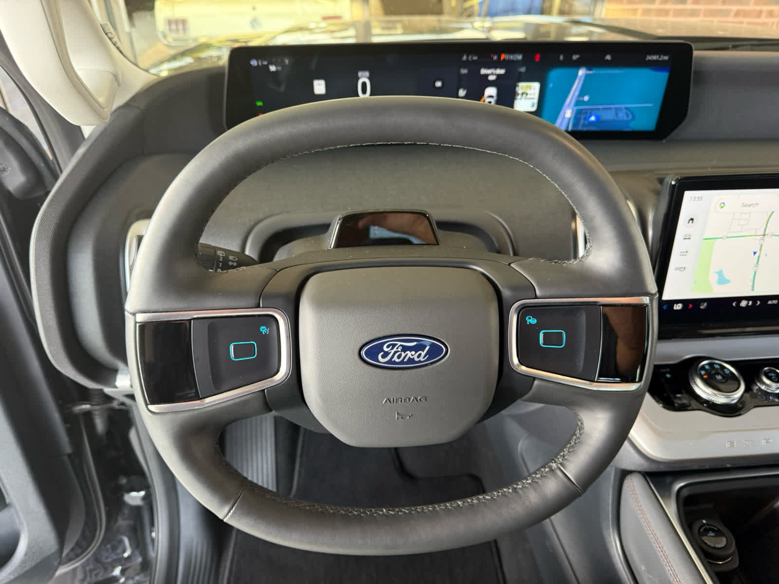 Certified 2025 Ford Expedition Active AWD/4WD image 2