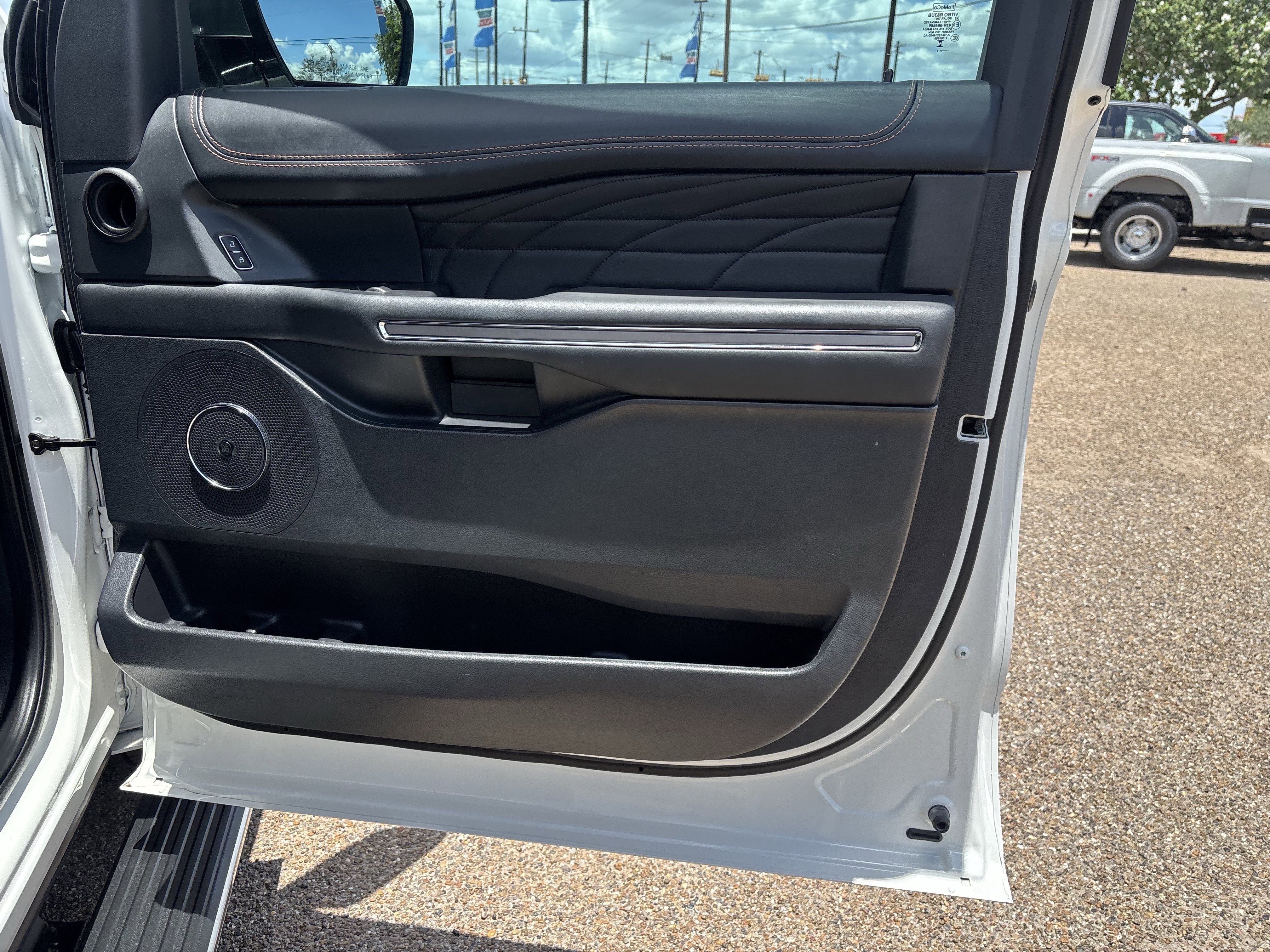 Certified 2024 Ford Expedition Platinum RWD image 22