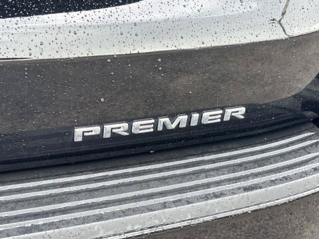 Used 2023 Chevrolet Suburban Premier w/ Premium Package 2 AWD/4WD image 12