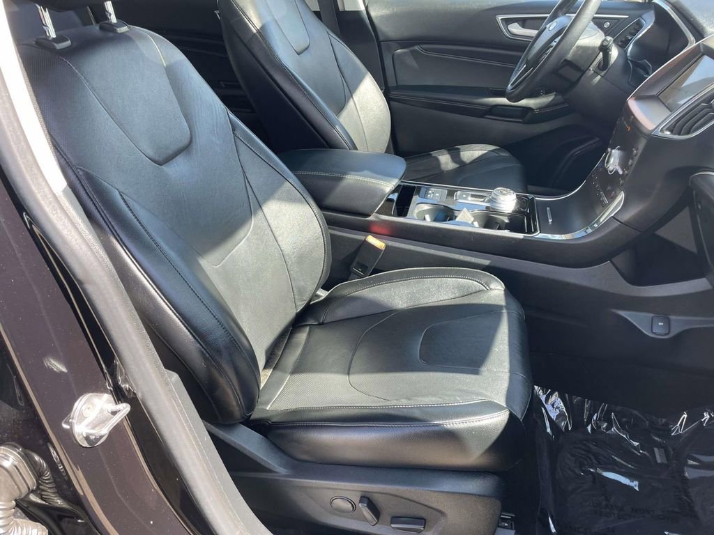 Certified 2020 Ford Edge Titanium w/ Equipment Group 301A image 27