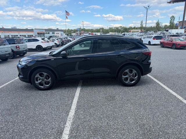 Certified 2025 Ford Escape ST-Line w/ Tech Pack #1 AWD/4WD image 2