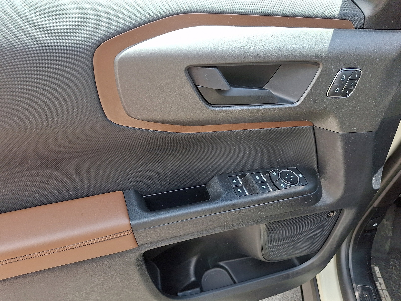 Certified 2025 Ford Bronco Sport Outer Banks w/ Outer Banks Tech Package+ AWD/4WD image 13