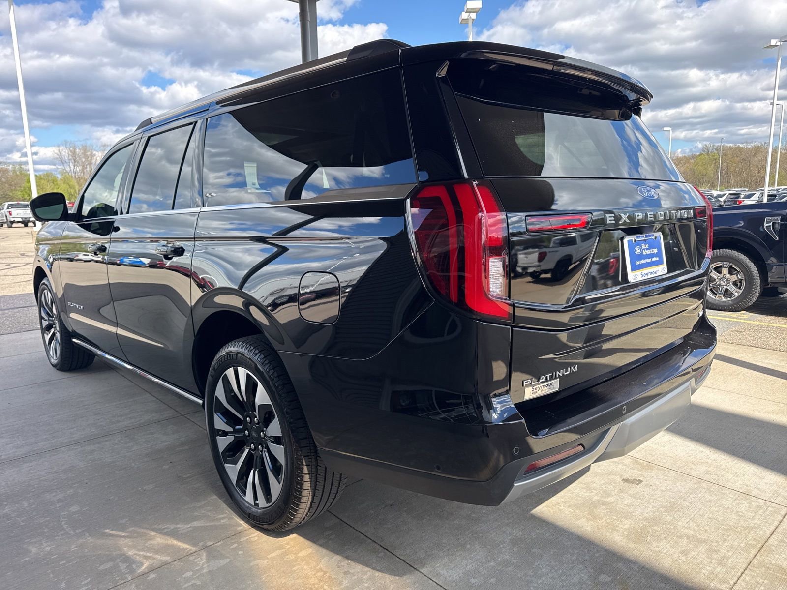 Certified 2025 Ford Expedition Max Platinum w/ Driver's Package AWD/4WD image 5