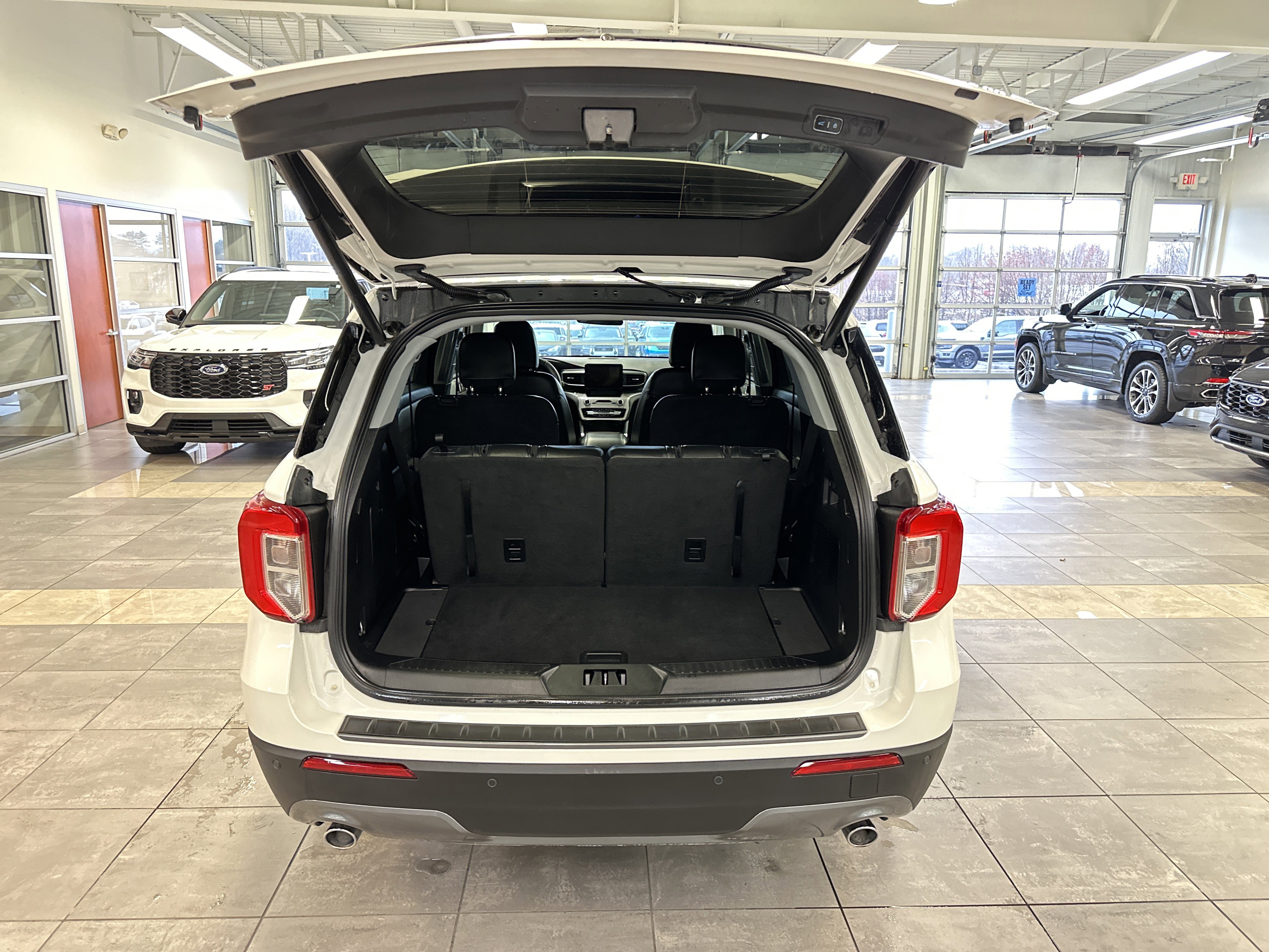 Certified 2023 Ford Explorer XLT w/ Equipment Group 202A image 28