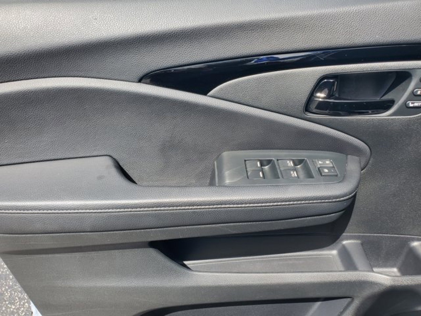 Used 2023 Honda Passport Elite image 14