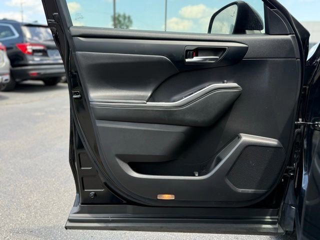 Used 2022 Toyota Highlander XSE image 26