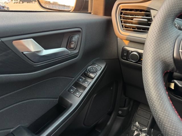 Certified 2023 Ford Escape ST-Line w/ Tech Pack #1 AWD/4WD image 29