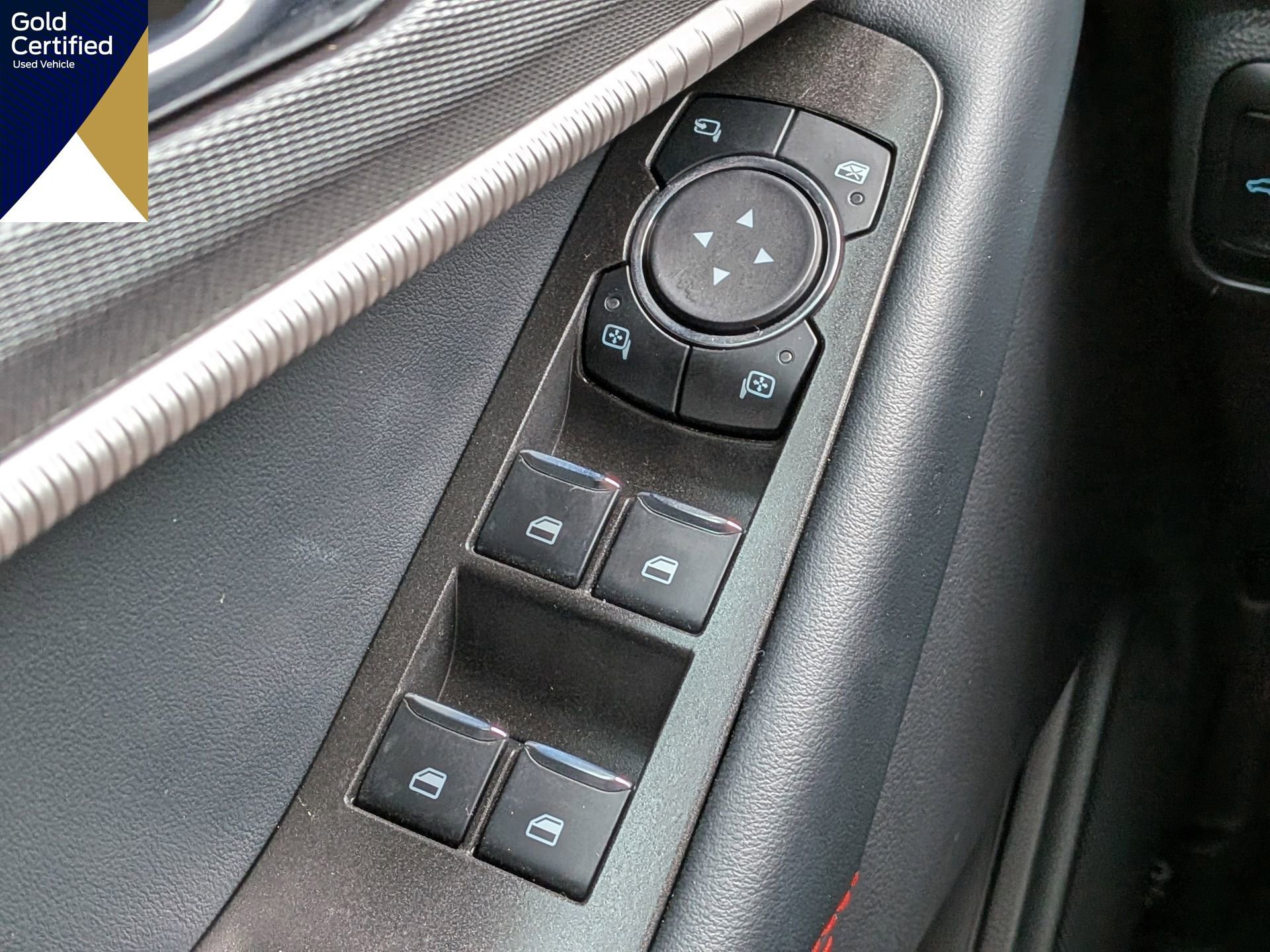 Certified 2025 Ford Explorer ST image 30