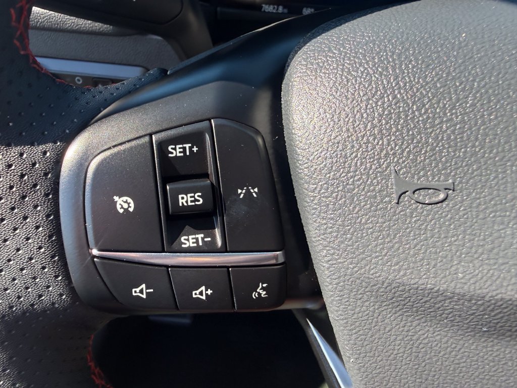 Certified 2025 Ford Escape ST-Line w/ Cold Weather Package FWD image 23