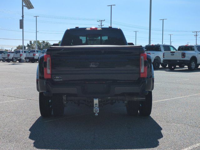 Certified 2025 Ford F450 Platinum w/ FX4 Off-Road Package AWD/4WD image 5