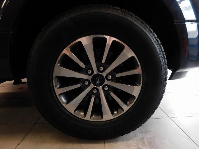 Certified 2017 Ford Expedition XLT image 9