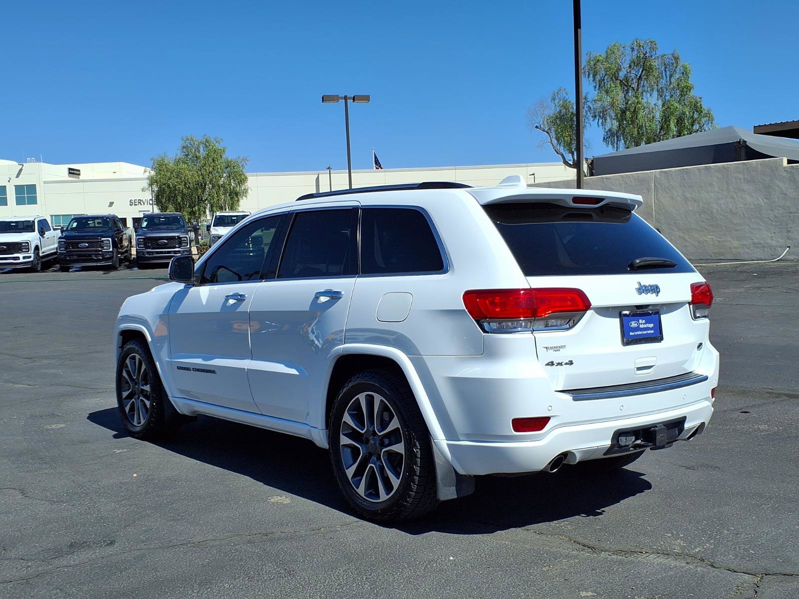 Used 2018 Jeep Grand Cherokee Overland AWD/4WD image 4