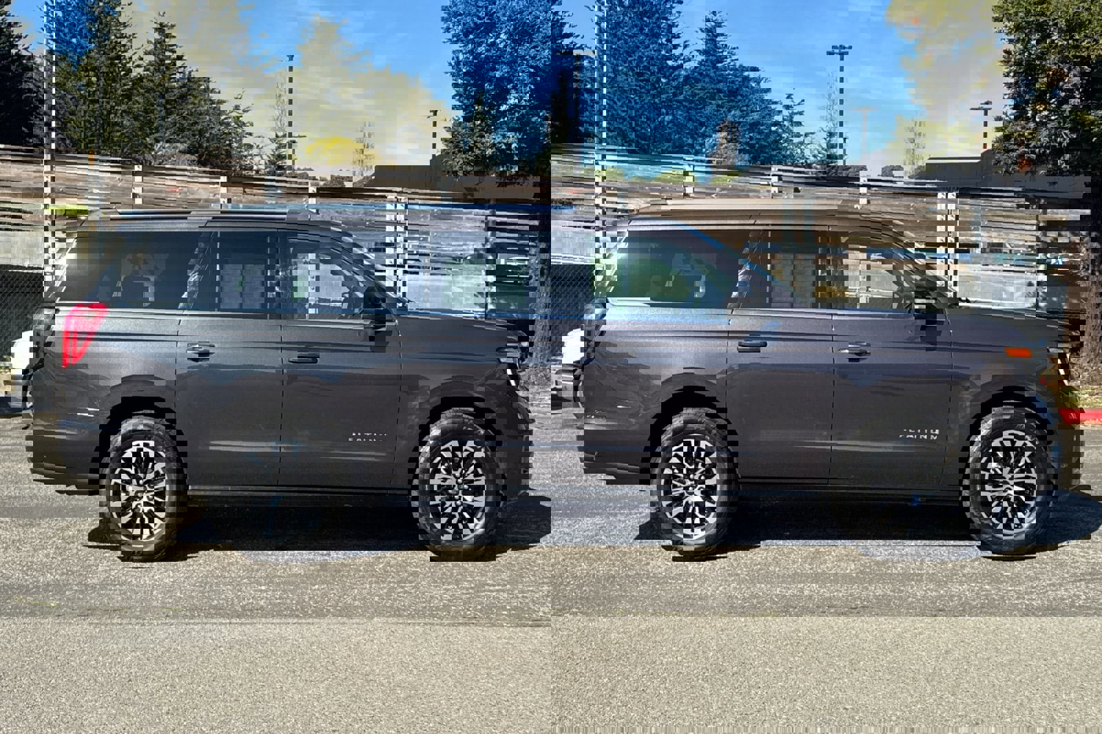 Certified 2025 Ford Expedition Max Platinum image 3