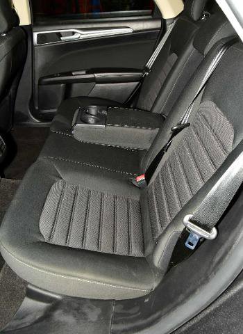 Certified 2020 Ford Fusion SE image 23