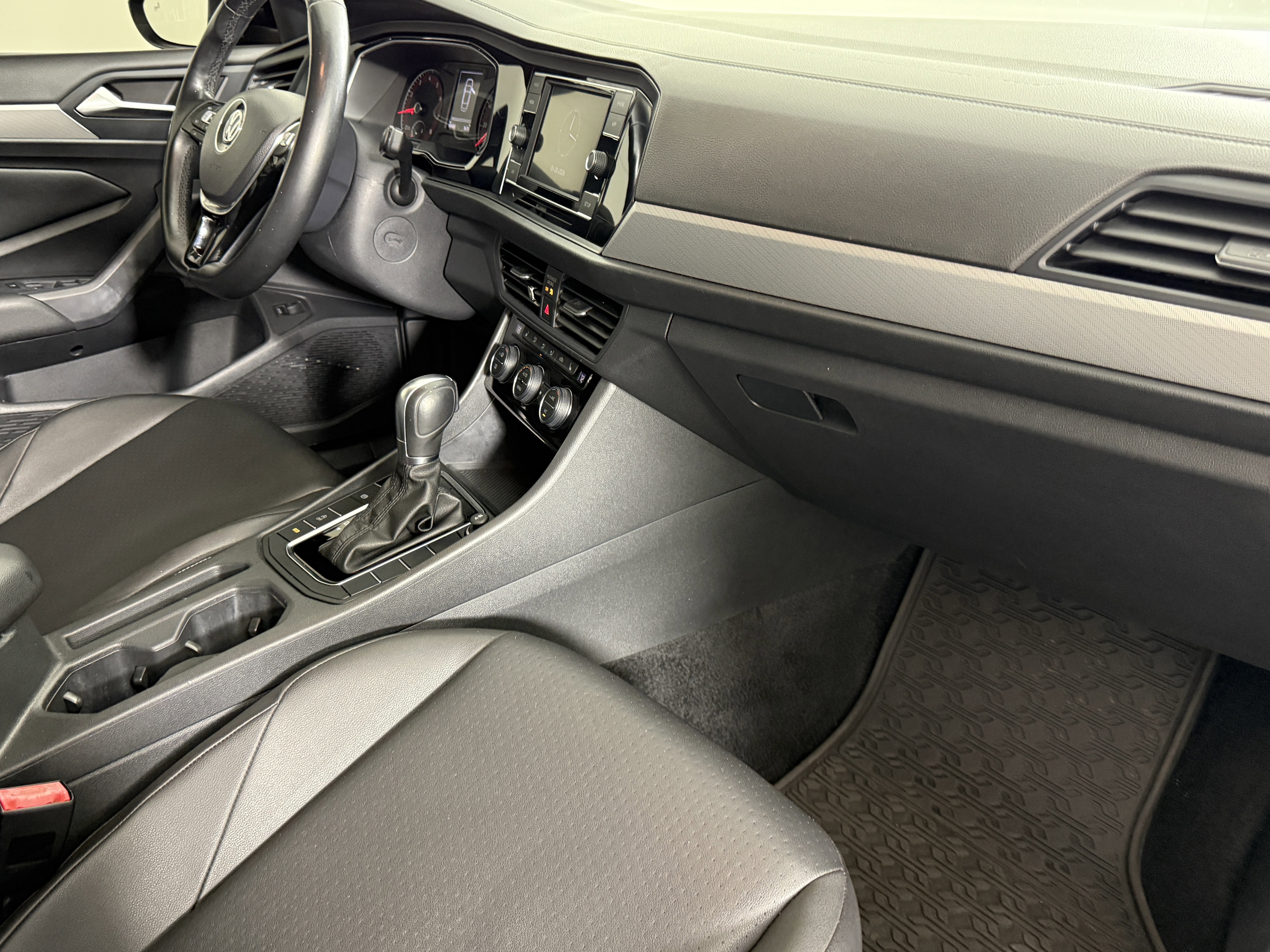 Used 2019 Volkswagen Jetta SE image 9