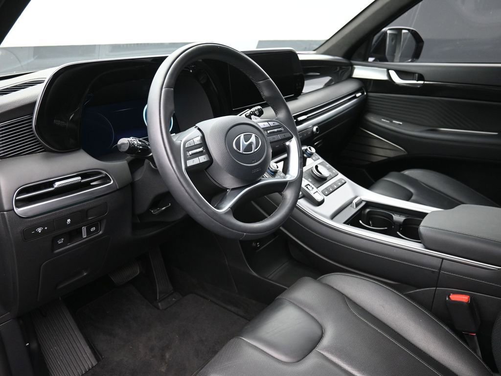 Used 2023 Hyundai Palisade Calligraphy image 18