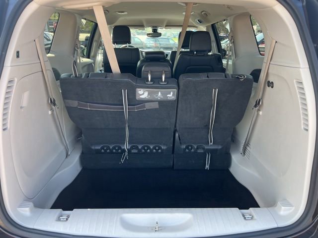 Used 2017 Chrysler Pacifica Touring-L w/ Tire & Wheel Group FWD image 23
