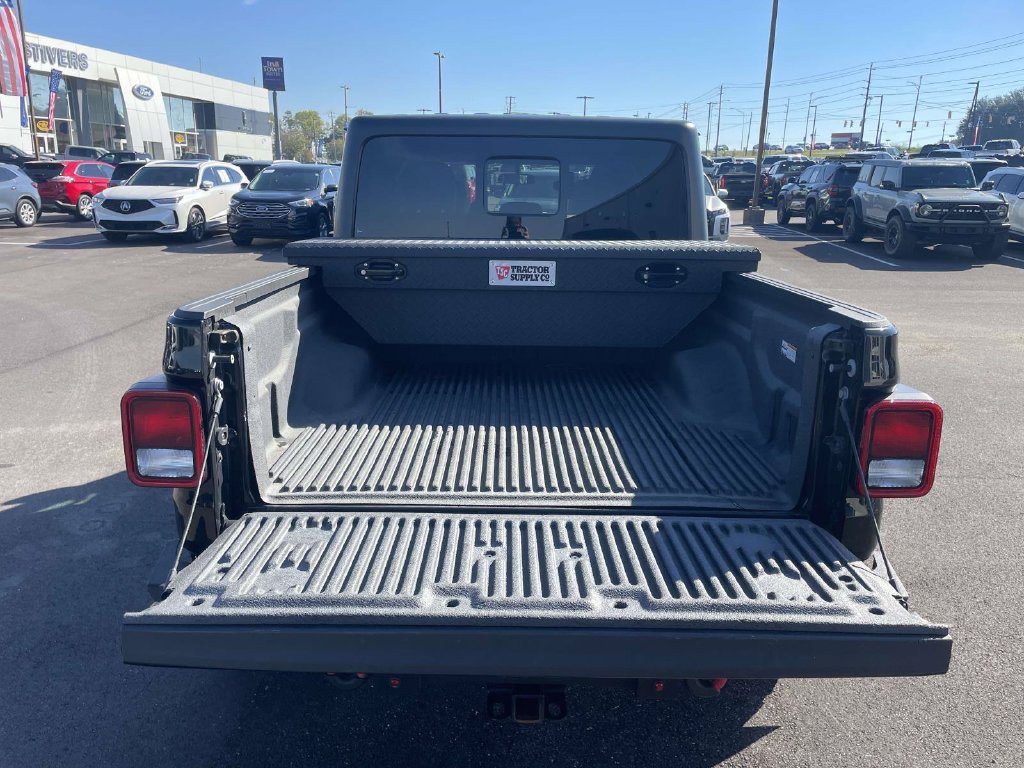 Used 2023 Jeep Gladiator Sport AWD/4WD image 10