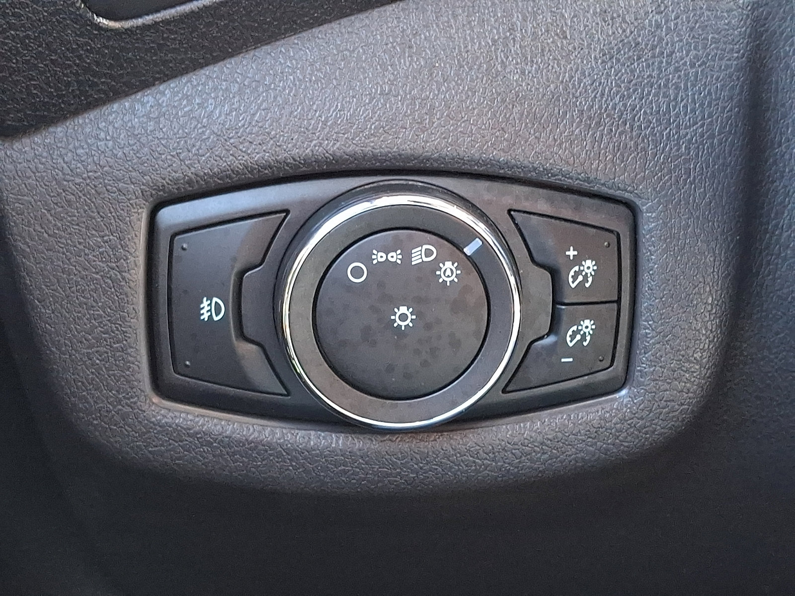 Certified 2018 Ford Transit Connect XLT image 28