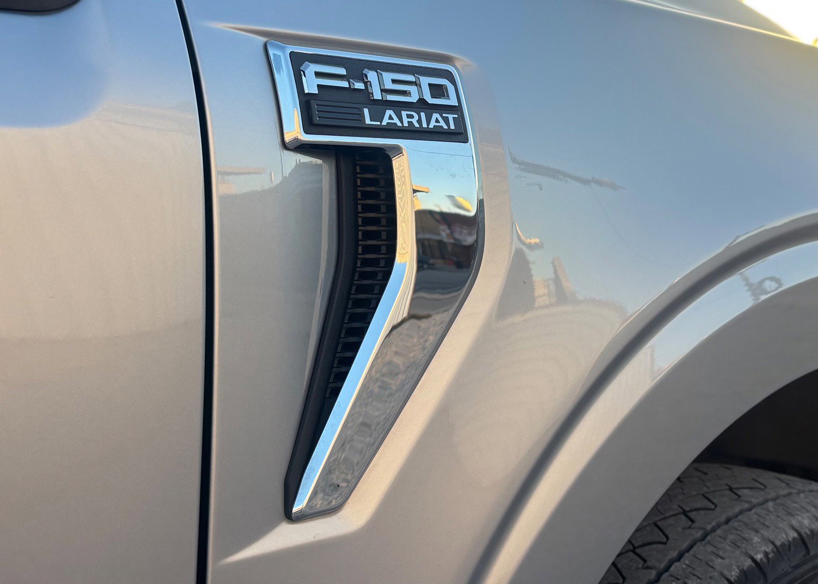 Certified 2022 Ford F150 Lariat w/ Equipment Group 502A High image 24