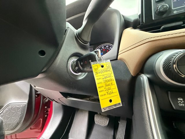 Used 2020 Toyota RAV4 LE w/ Carpet Mat Package AWD/4WD image 30