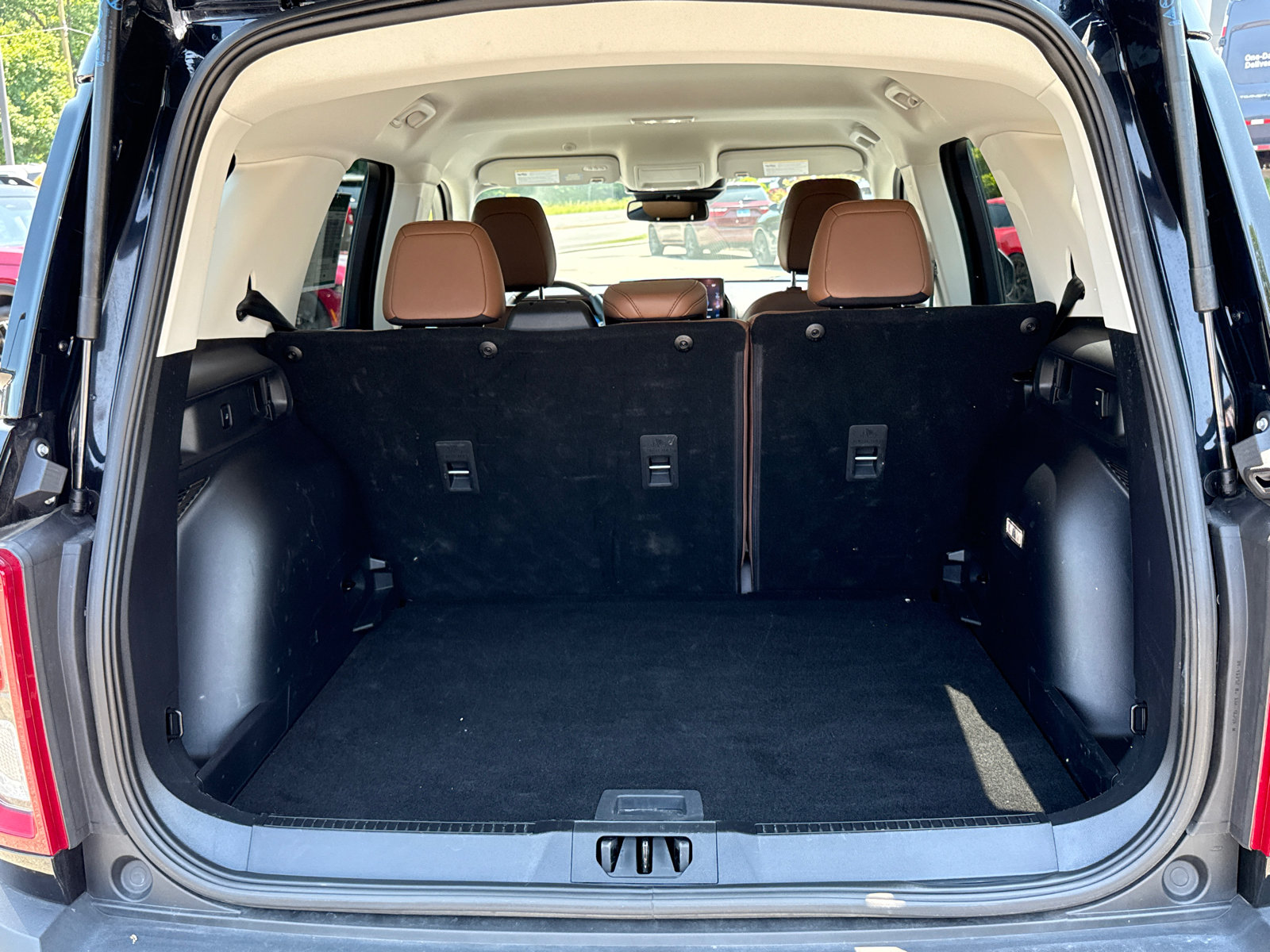 Certified 2025 Ford Bronco Sport Outer Banks w/ Outer Banks Tech Package+ AWD/4WD image 25