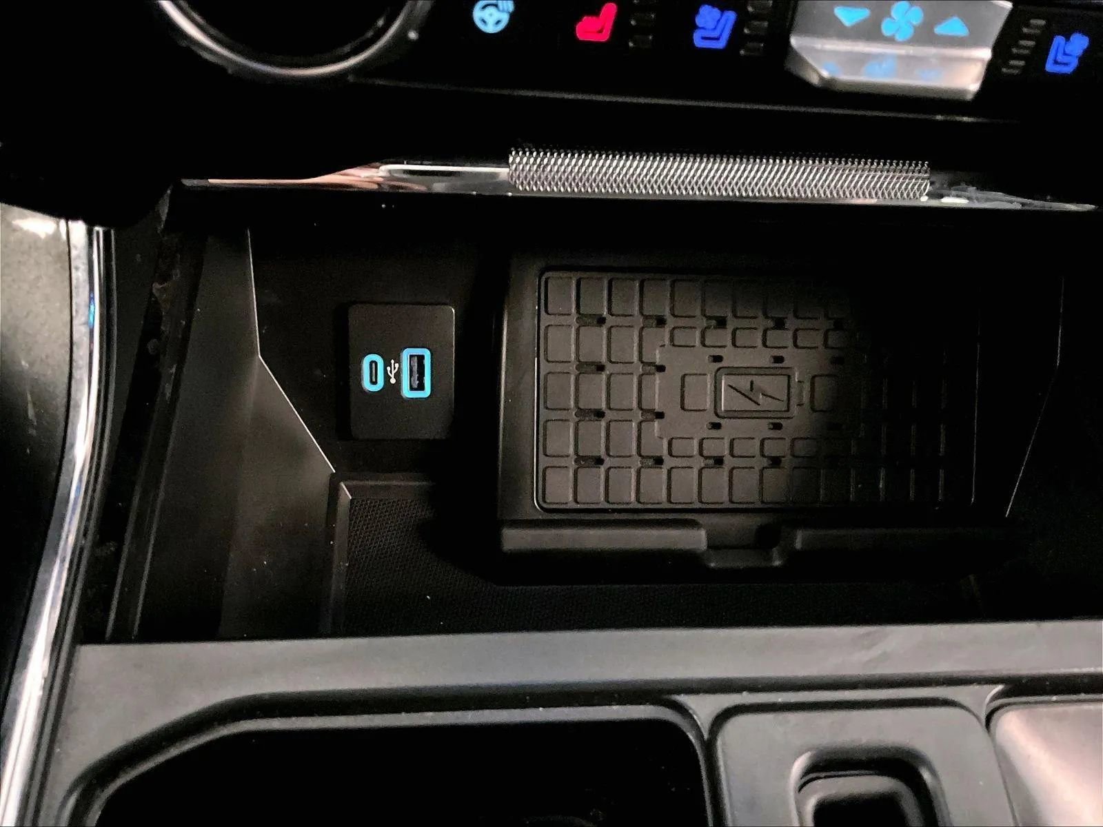 Certified 2023 Ford F150 Lariat w/ Equipment Group 502A High image 31