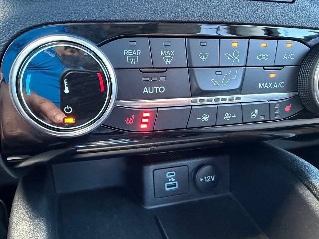 Certified 2022 Ford Escape SE w/ SE Sport Appearance Package AWD/4WD image 16