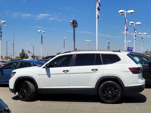 Used 2023 Volkswagen Atlas SE w/ Black Wheel Package FWD image 7