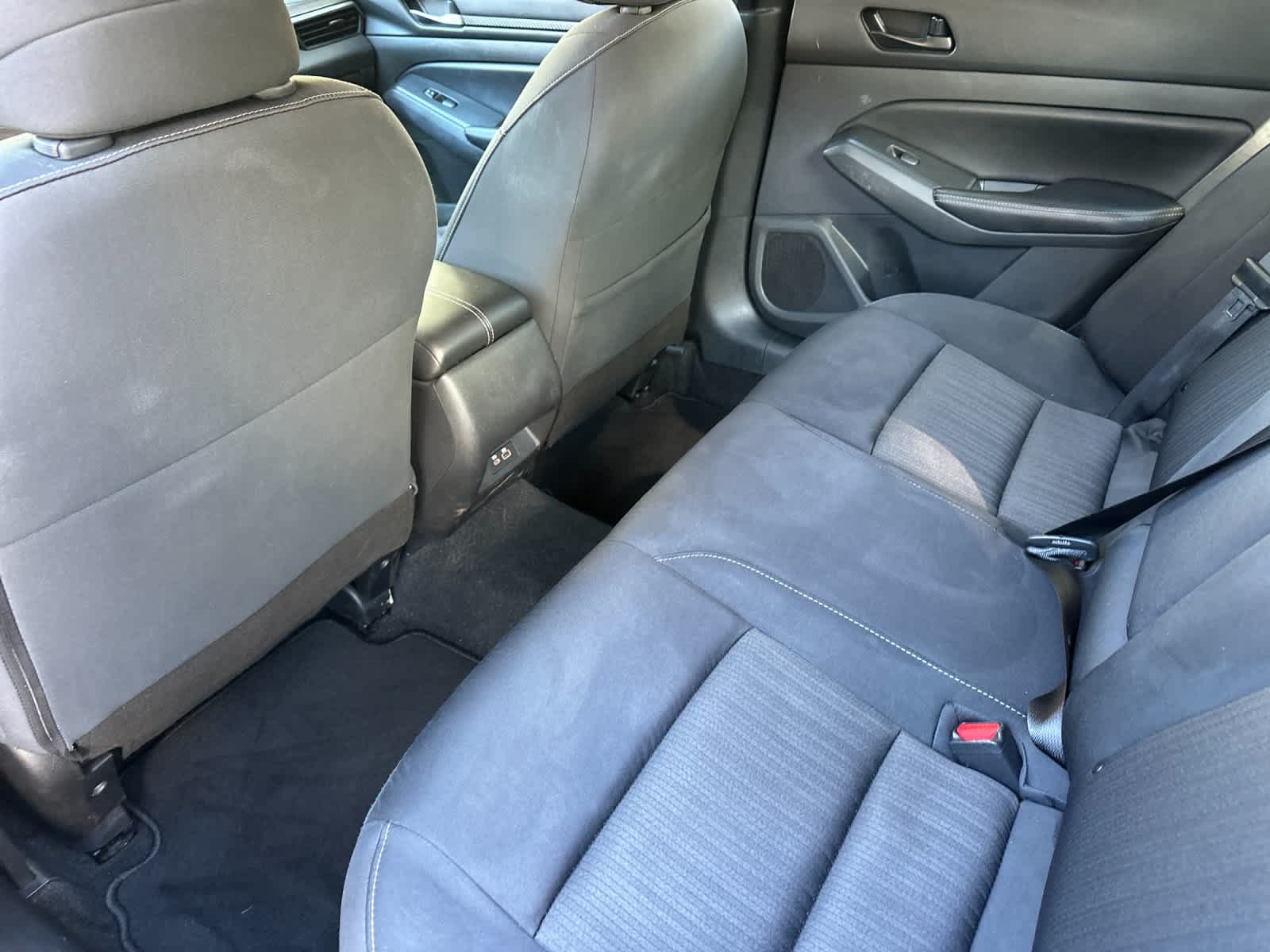 Used 2024 Nissan Altima 2.5 SV FWD image 4